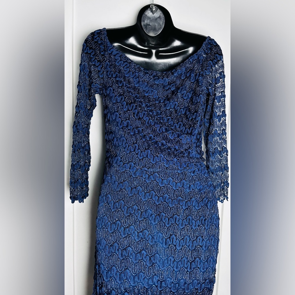 David Meister Navy Blue Lace with Gold Metallic Midi Designer Dress - Picture 8 of 8
